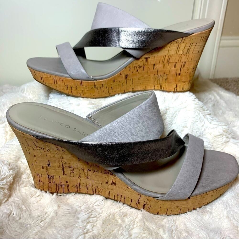 New! Franco Sarto Chevron silver gray leather open toe wedges size 9.5